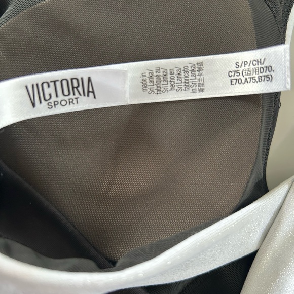 Victoria’s Secret Sports Bra Criss Cross straps- Size Small - Picture 4 of 4